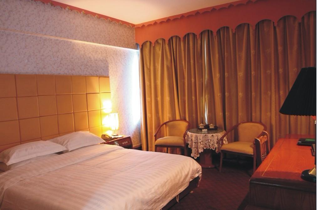 Urumqi Jingu Hotel Exterior photo